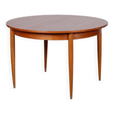 Round extendable dining table in wood, 1960