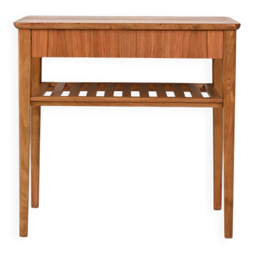 Table de chevet scandinave avec étagère à lattes