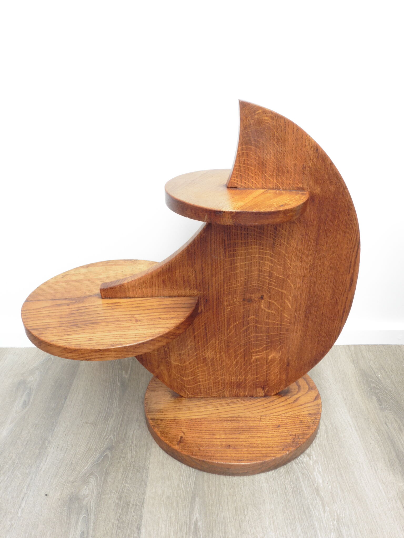 Half moon plant holder