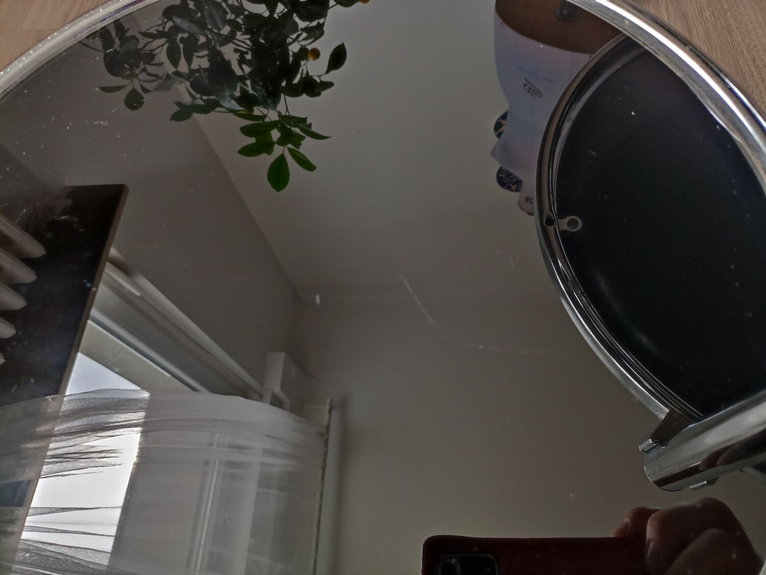 Round coffee table in glass and vintage chrome