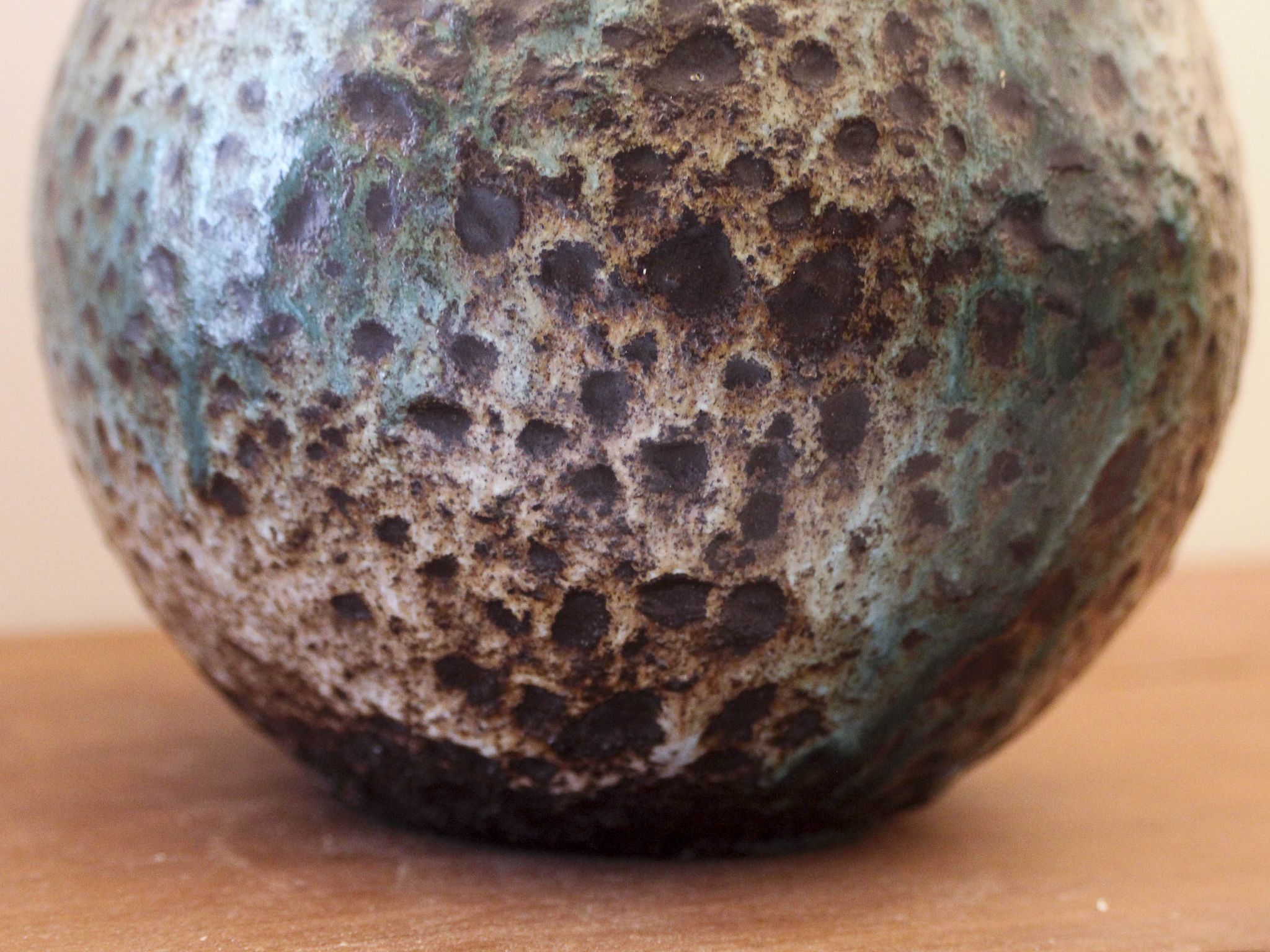 Vase à oreilles en céramique d'Accolay