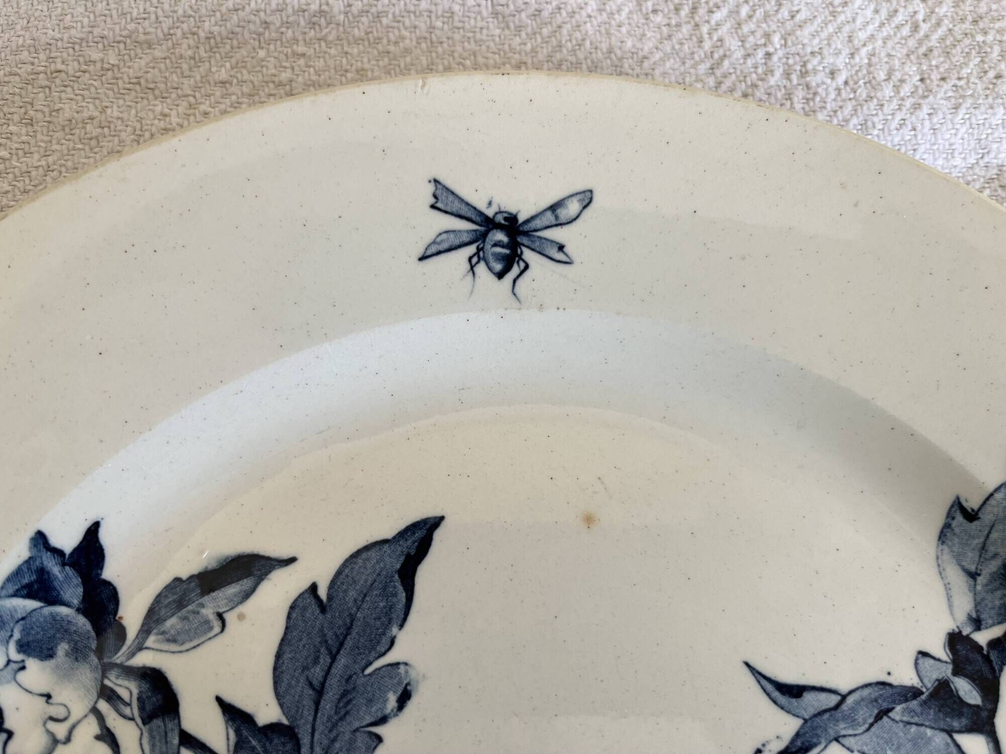Pair of poppy dishes, Summer decoration, Gien earthenware from the 19th century.
