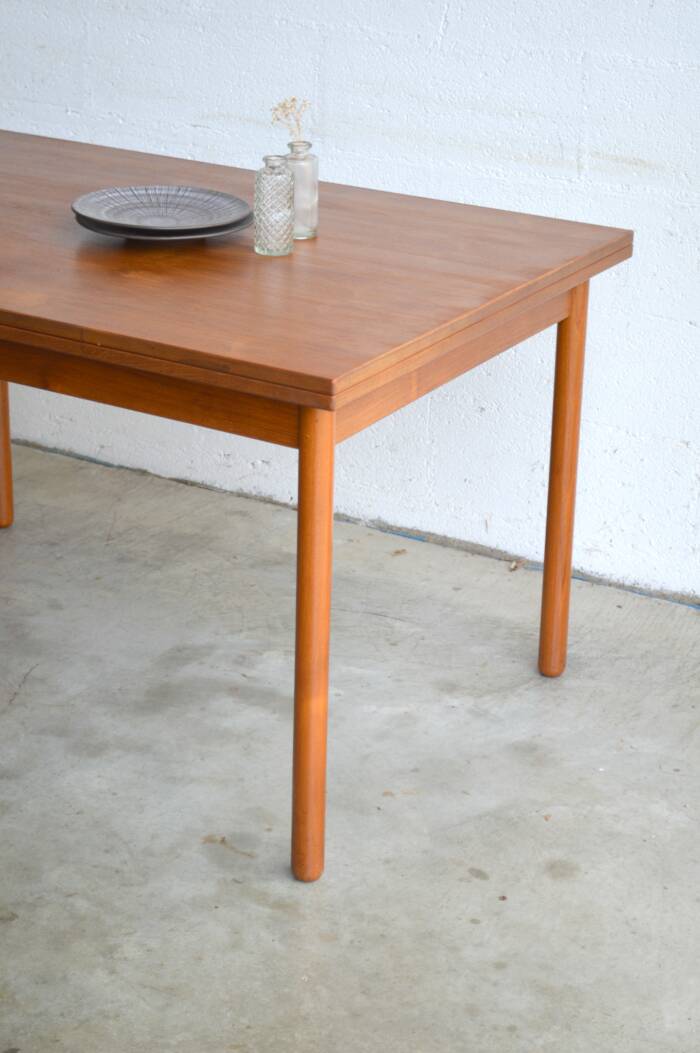 Teak table with Italian extensions 125cm