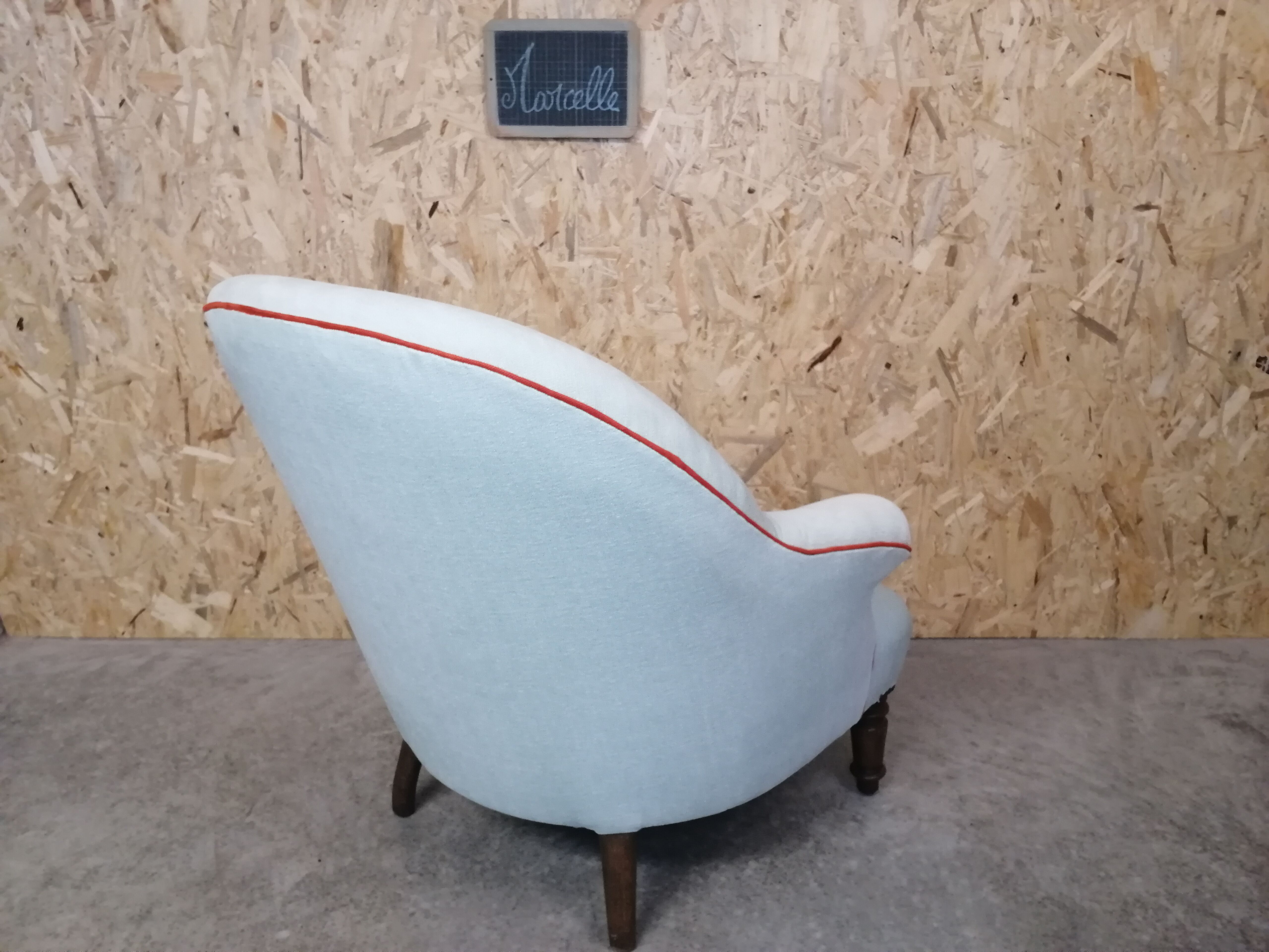 Toad armchair