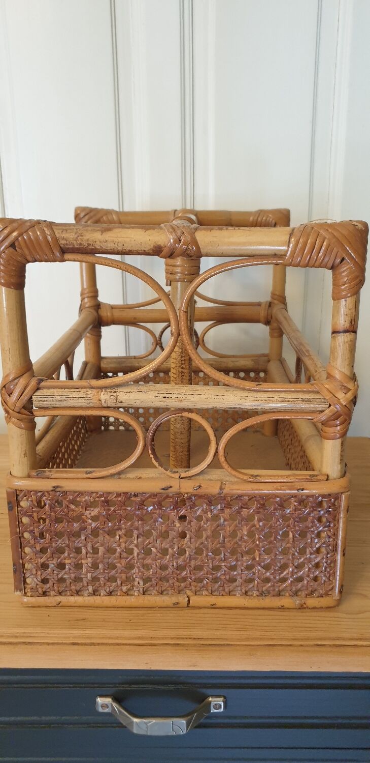 Cane magazine rack