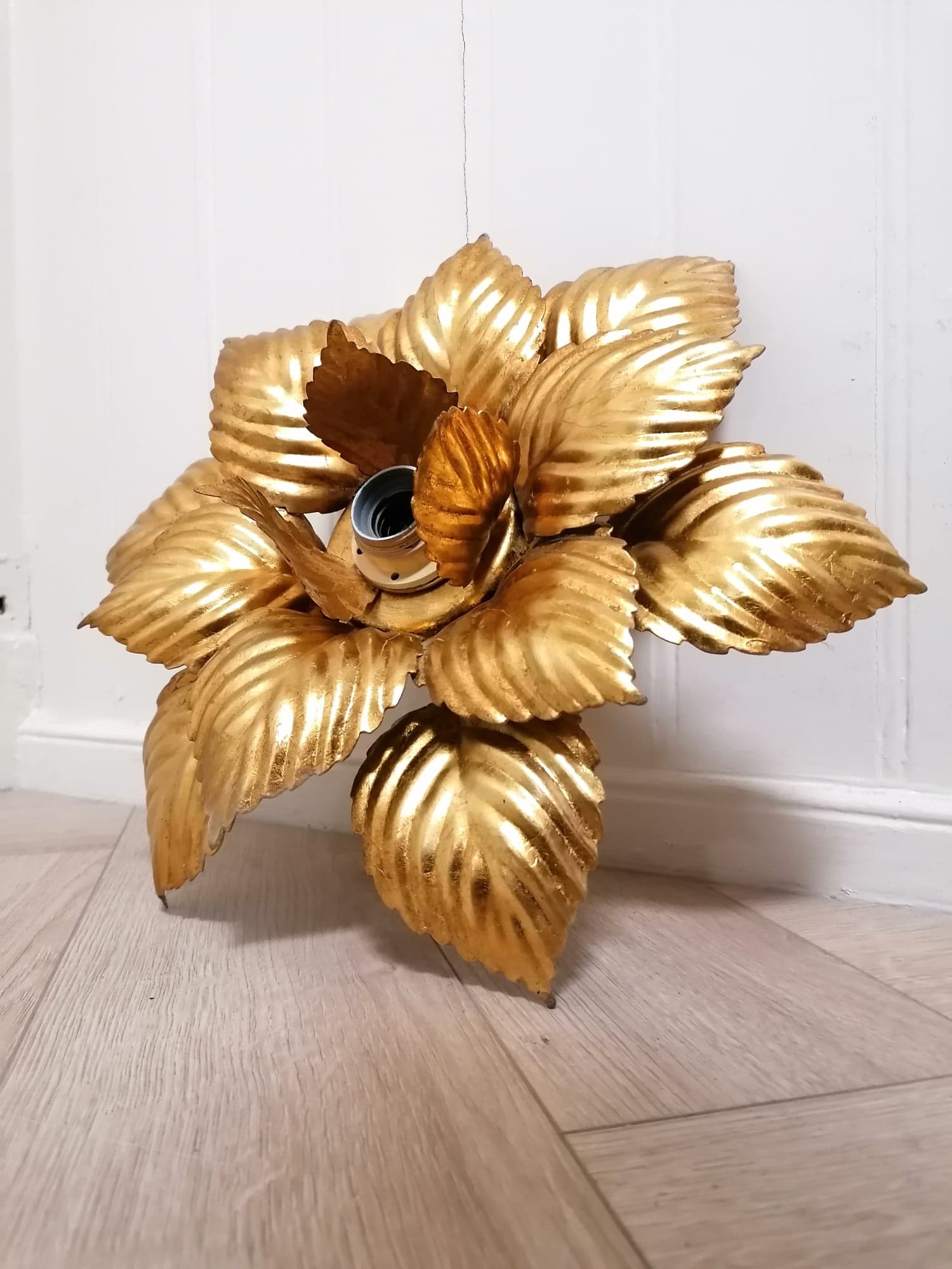 Golden flower ceiling