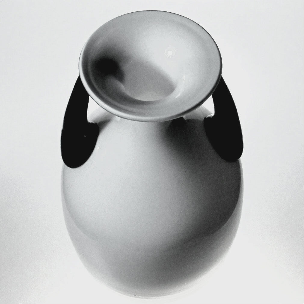 Vase art déco en verre opaline