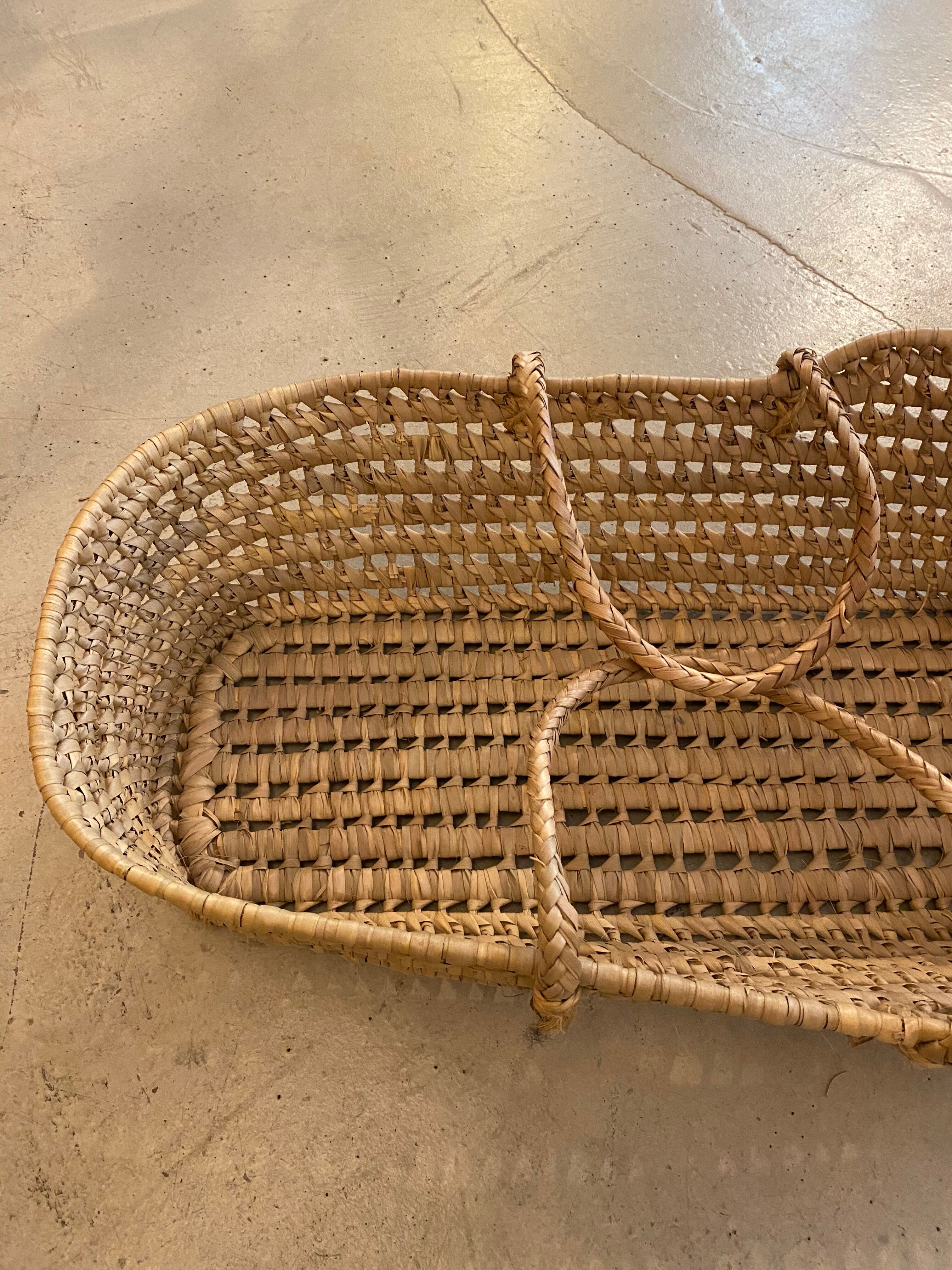 Doll bassinet
