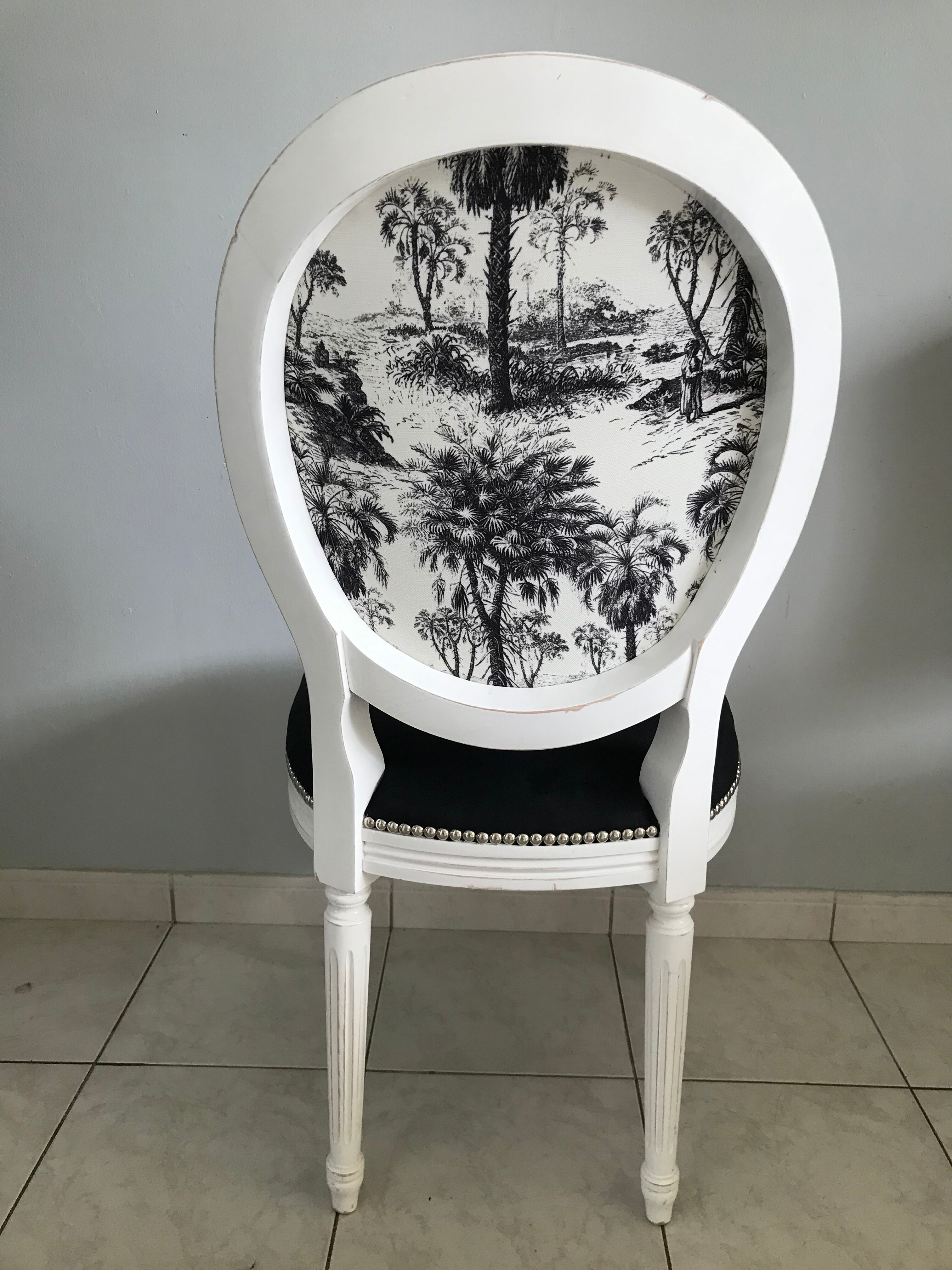 Medallion chair