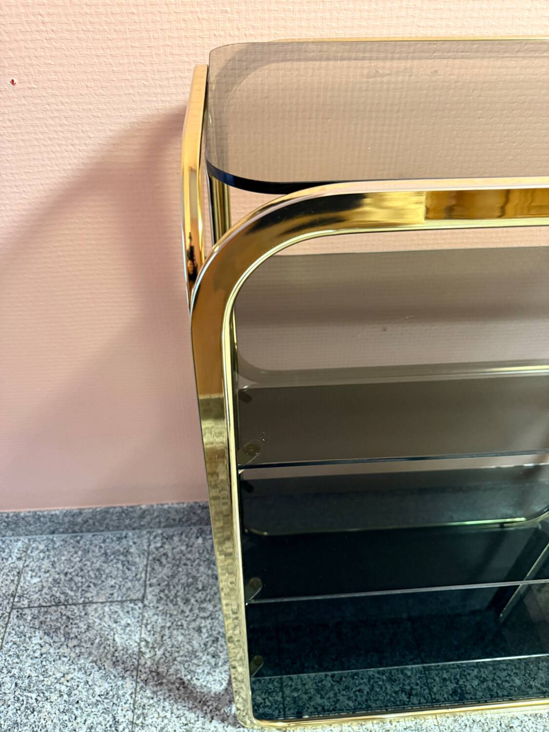 Vintage shelf in brass and smoked glass – Italian work, circa 1970.