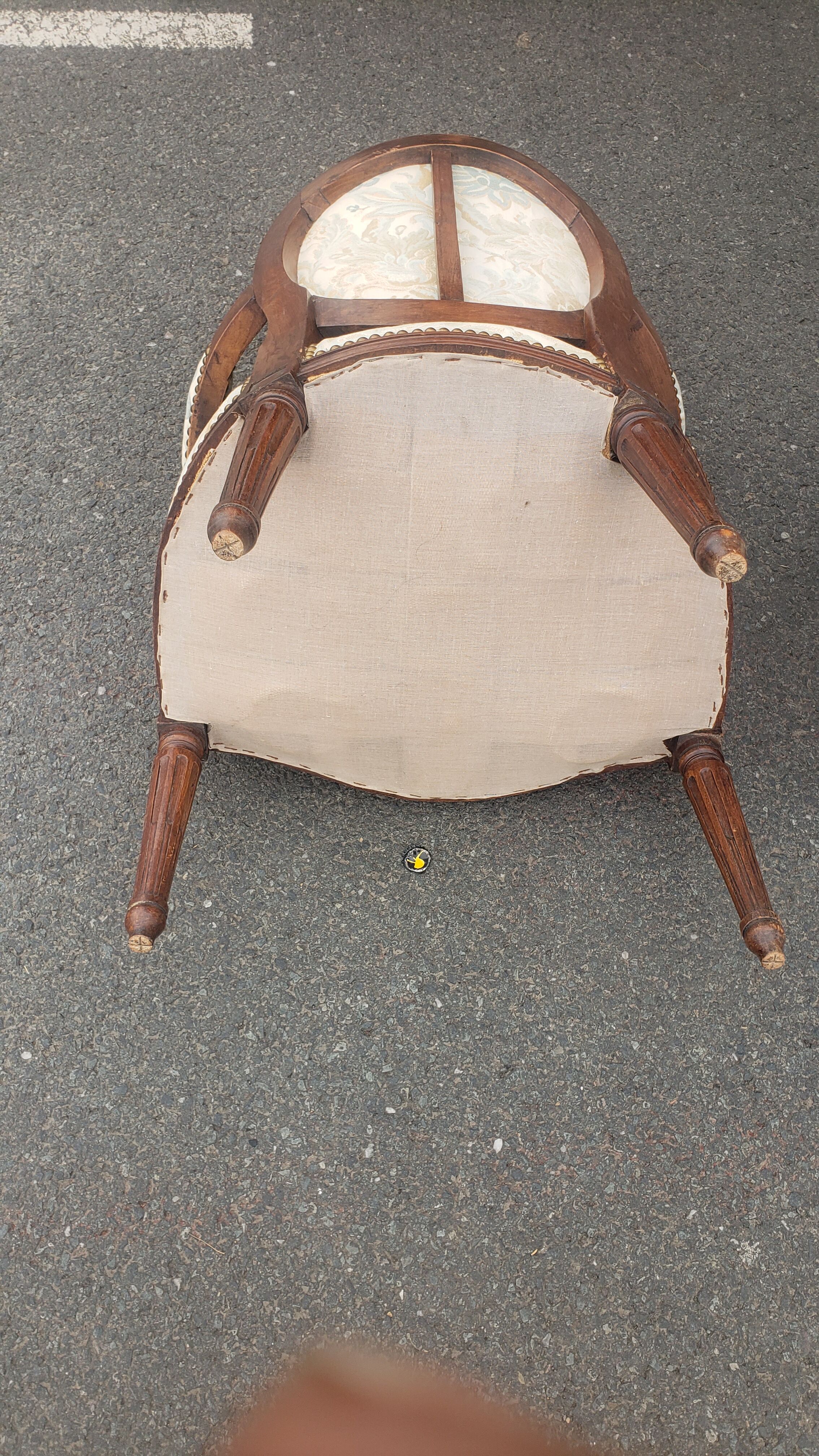 Pair of medaillon armchairs