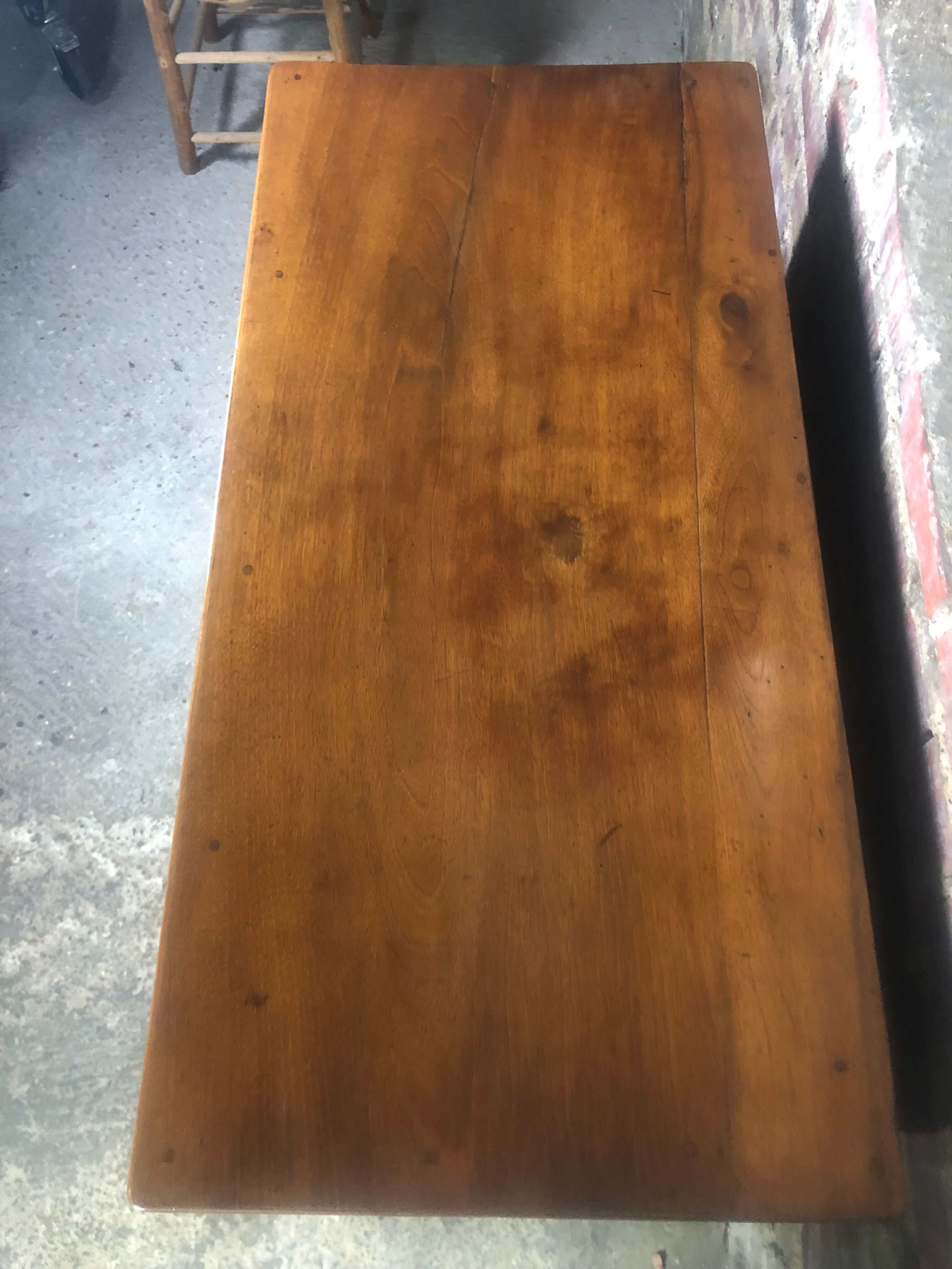 Commode époque Louis Philippe en noyer 3 tiroirs