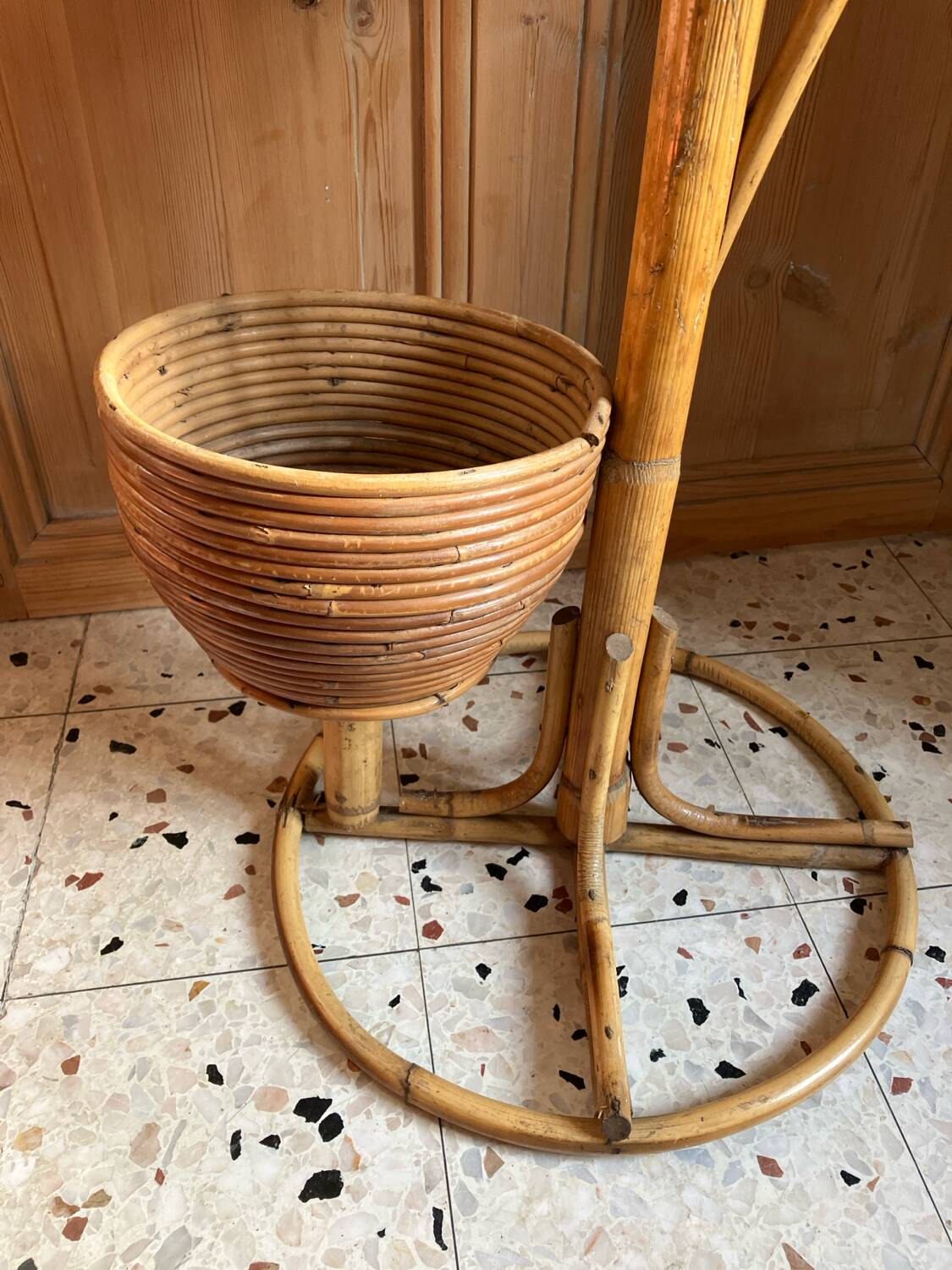 Rattan plant stand