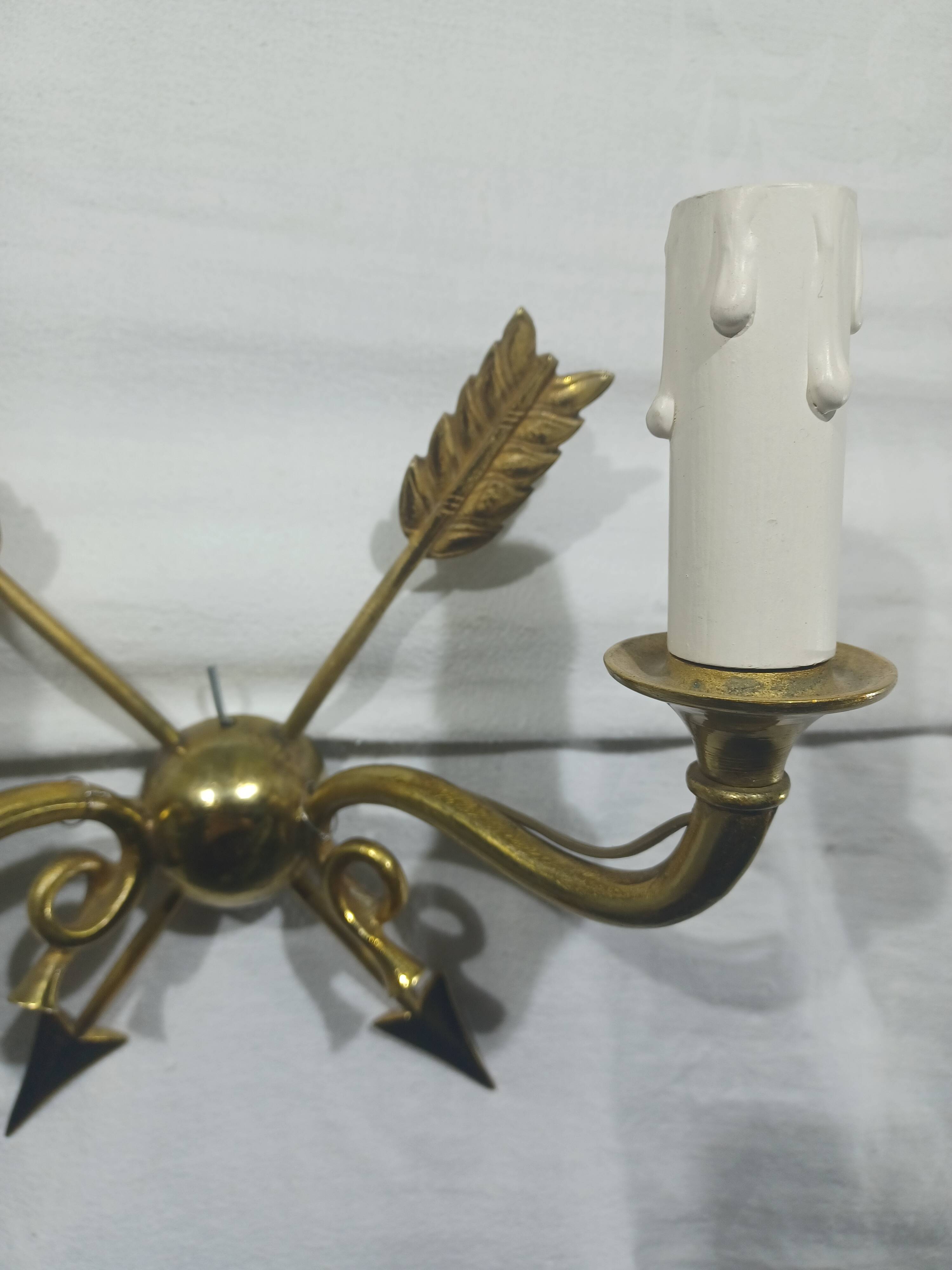 Empire style arrow wall light