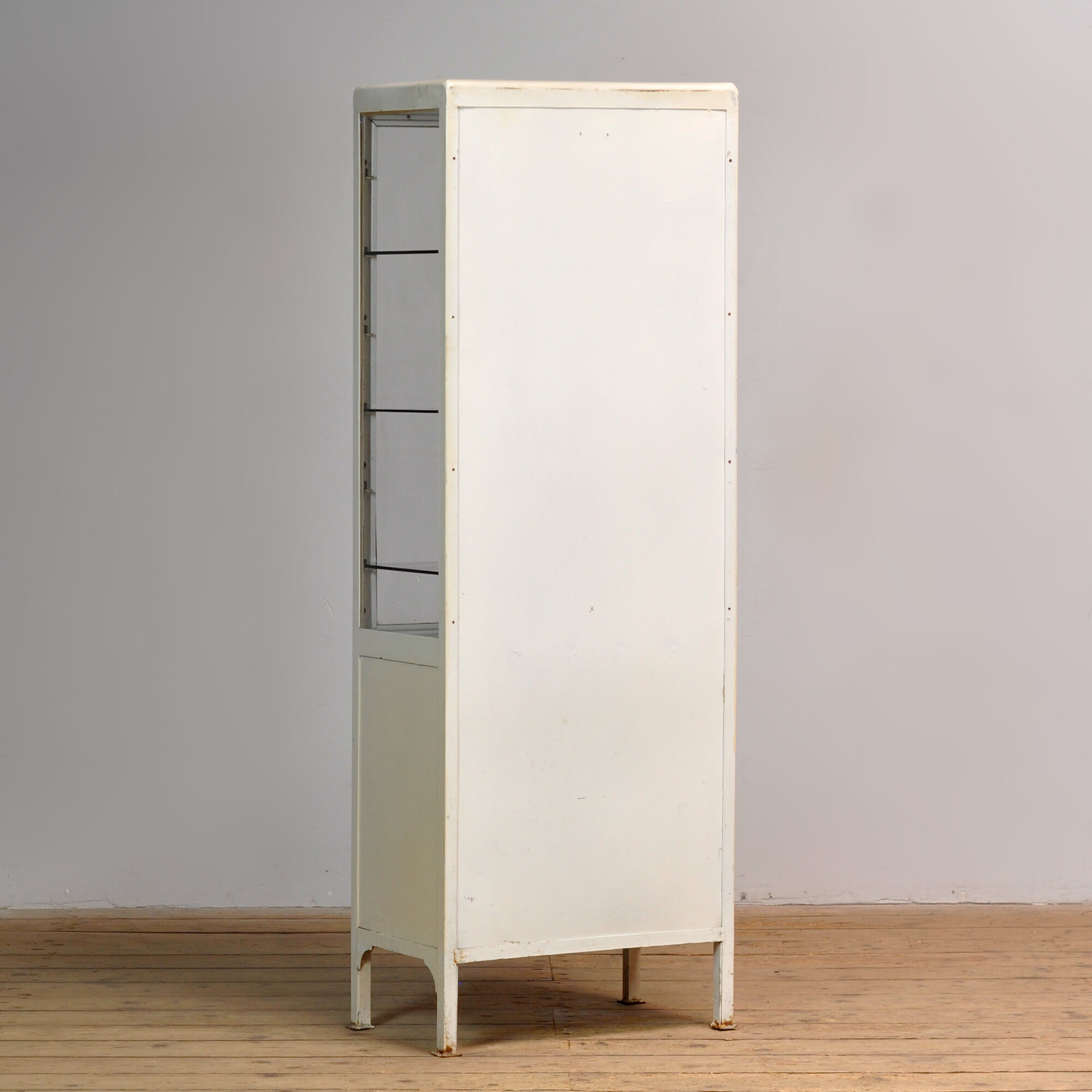 Cabinet médical vintage, années 1970