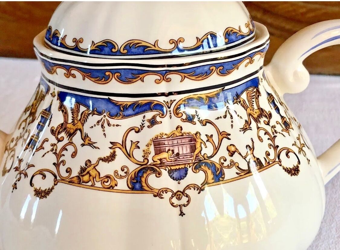 Gien teapot model children at the Dionysus press