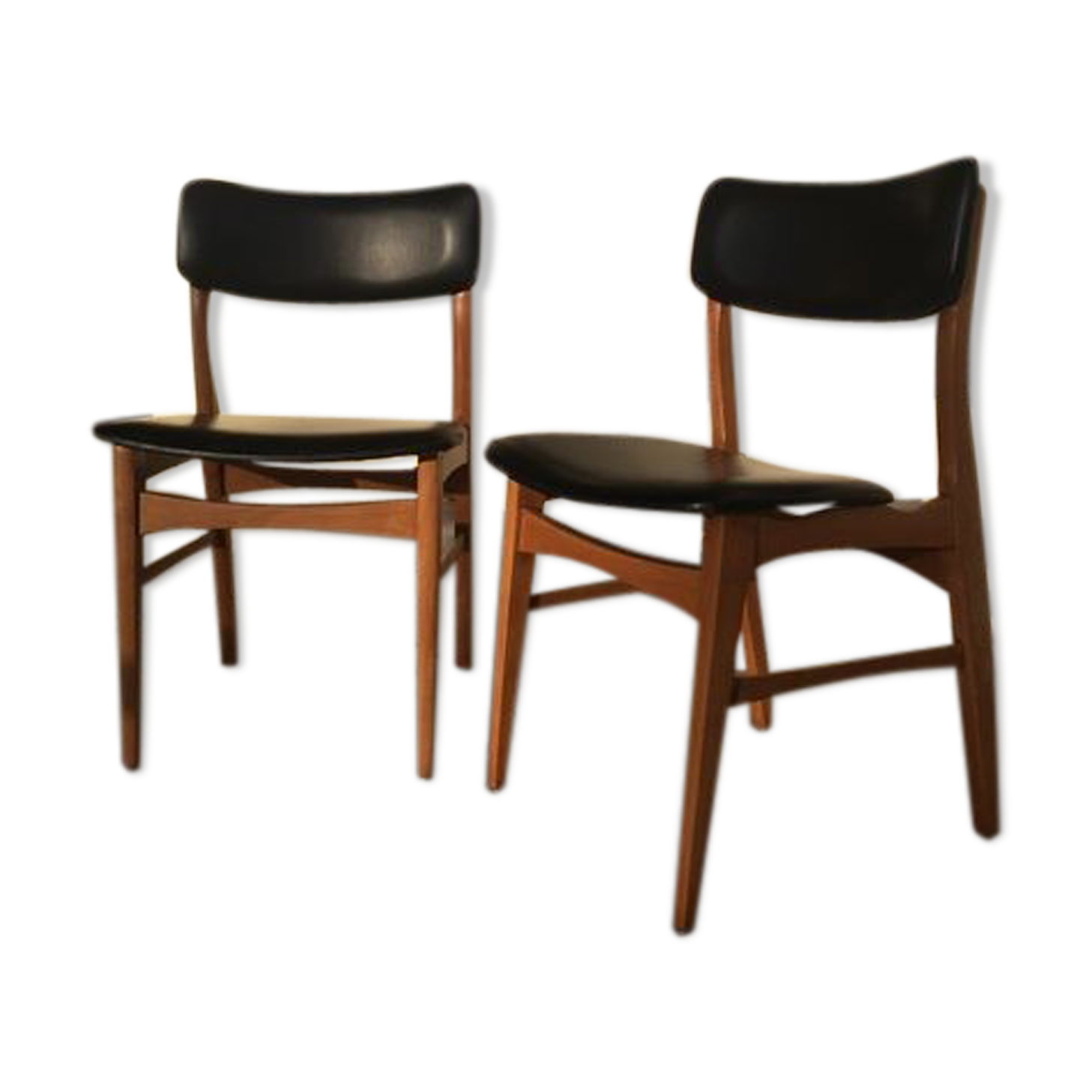 Pair of modernist Scandinavian chairs from the 1960s