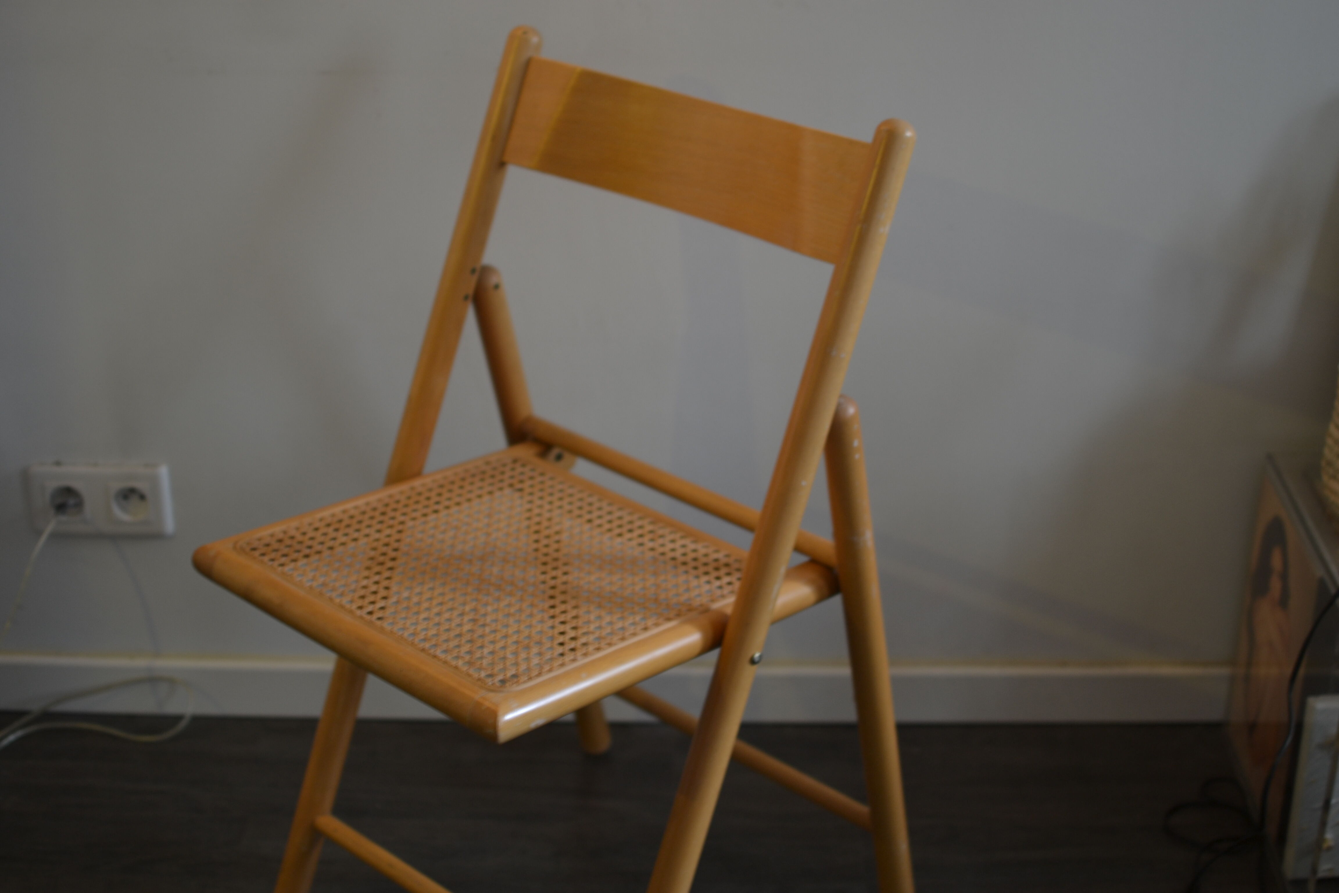 Grain folding chair