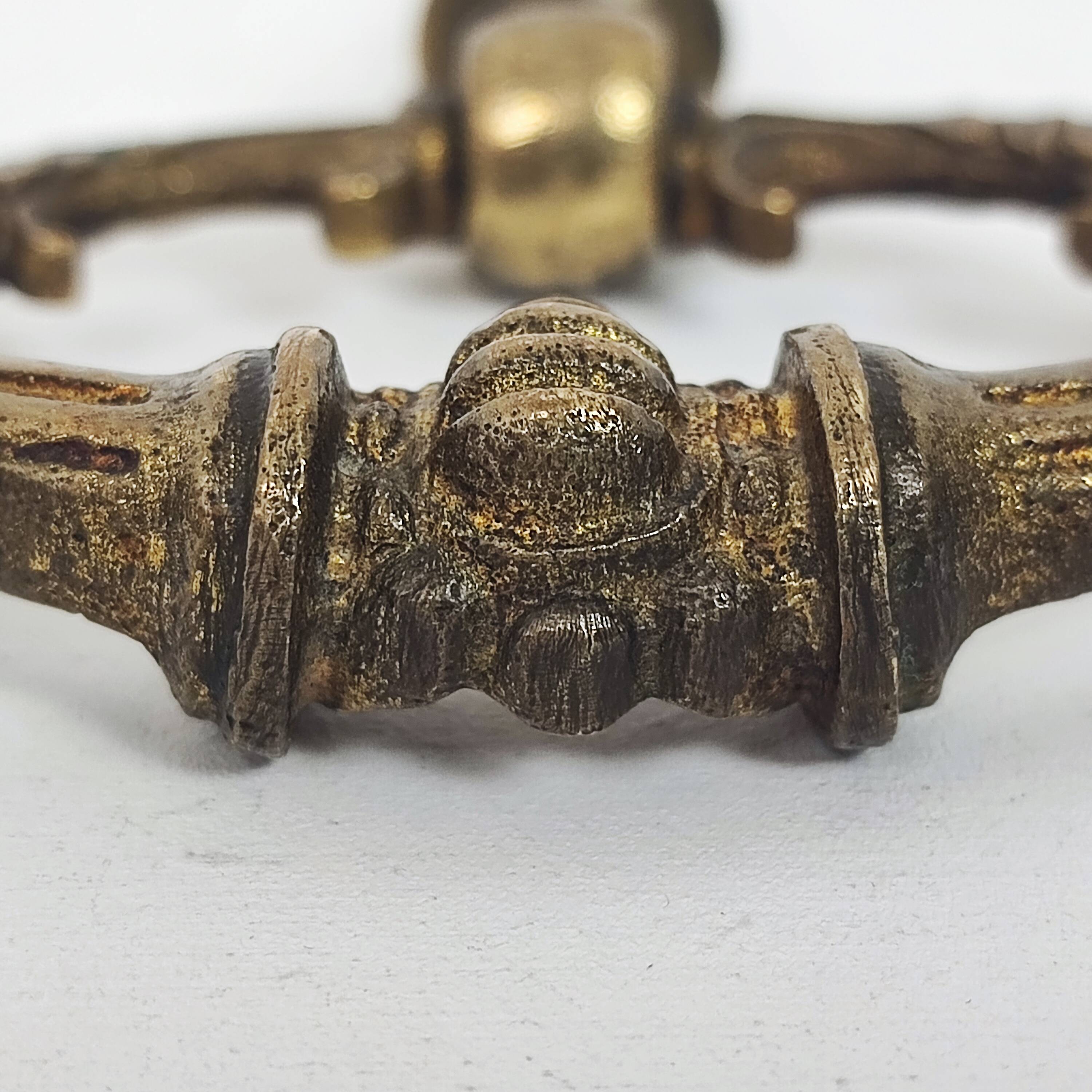 Poignées de meuble en bronze