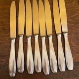 One-piece stainless knives
