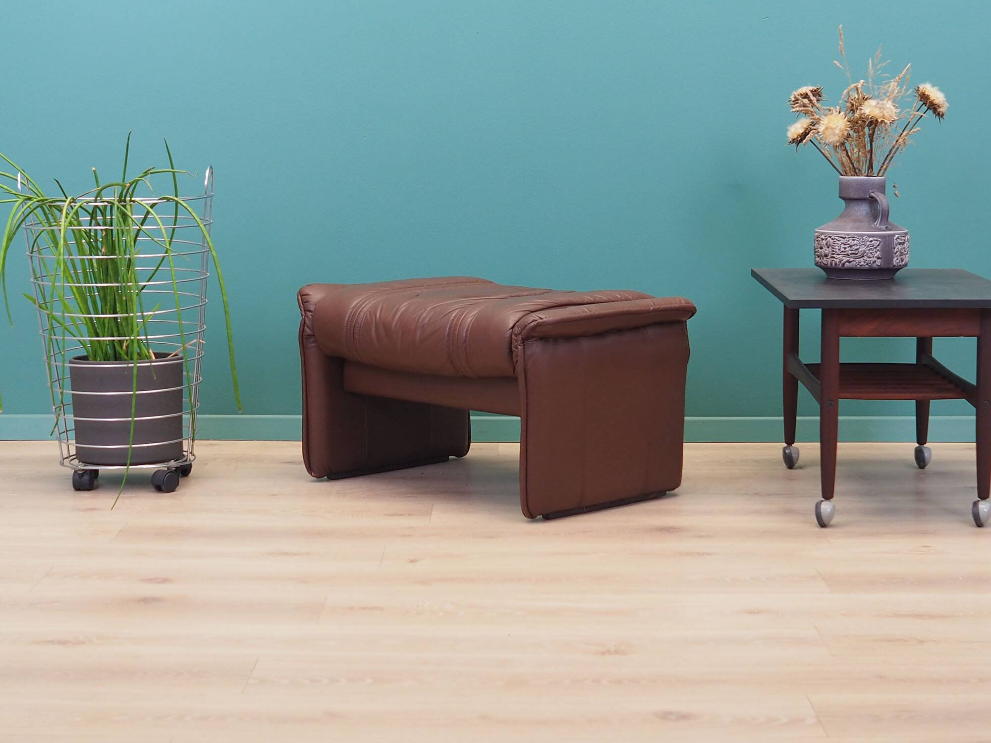 Leather puff, Danish design, 1970s, production: Denmark