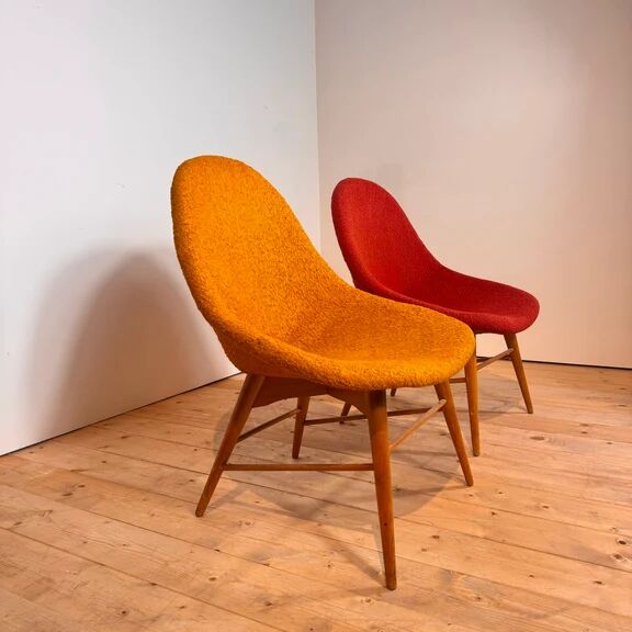 Vintage chair pair – style and versatility