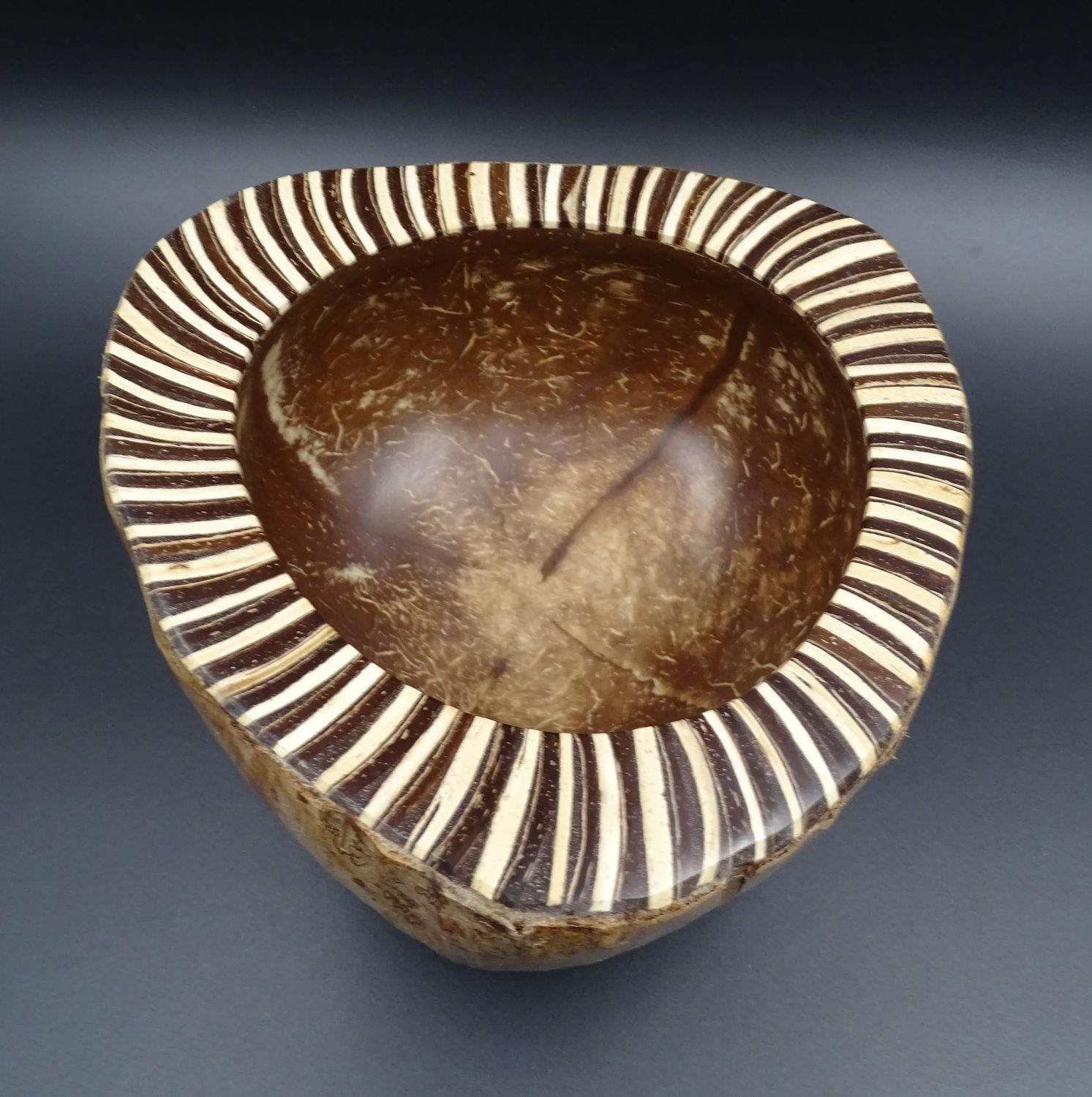 Coconut pocket - branding decoration on the edge