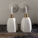 Paire d’appliques blanches en opaline