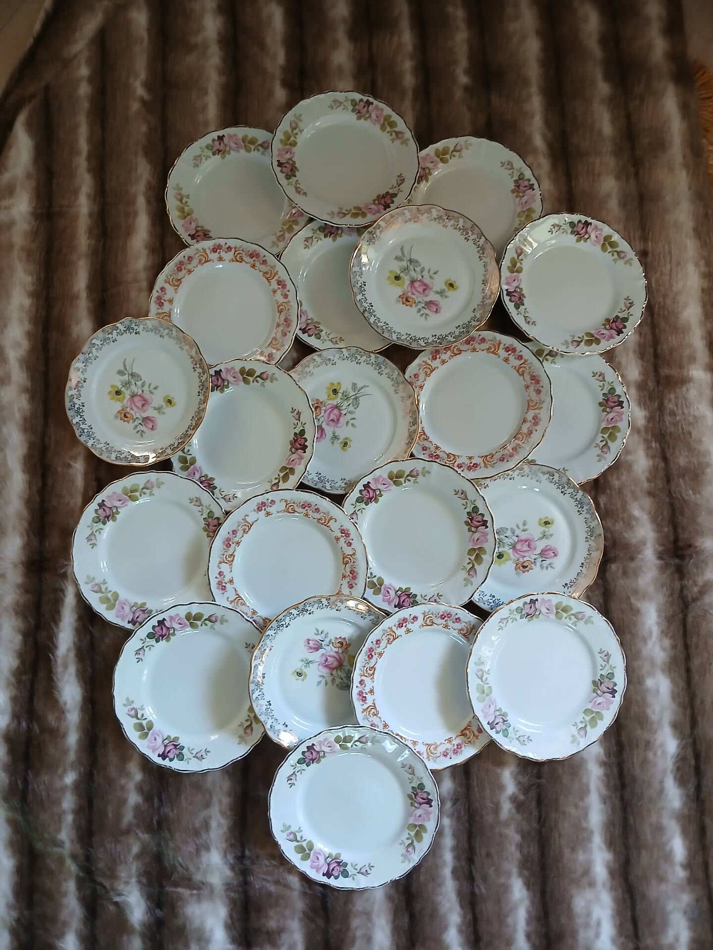 21 mismatched vintage dessert plates