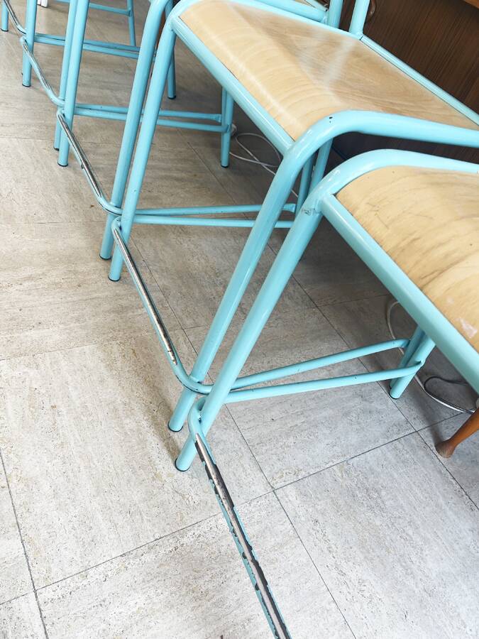 Set of 5 vintage high school/laboratory stools – 1980