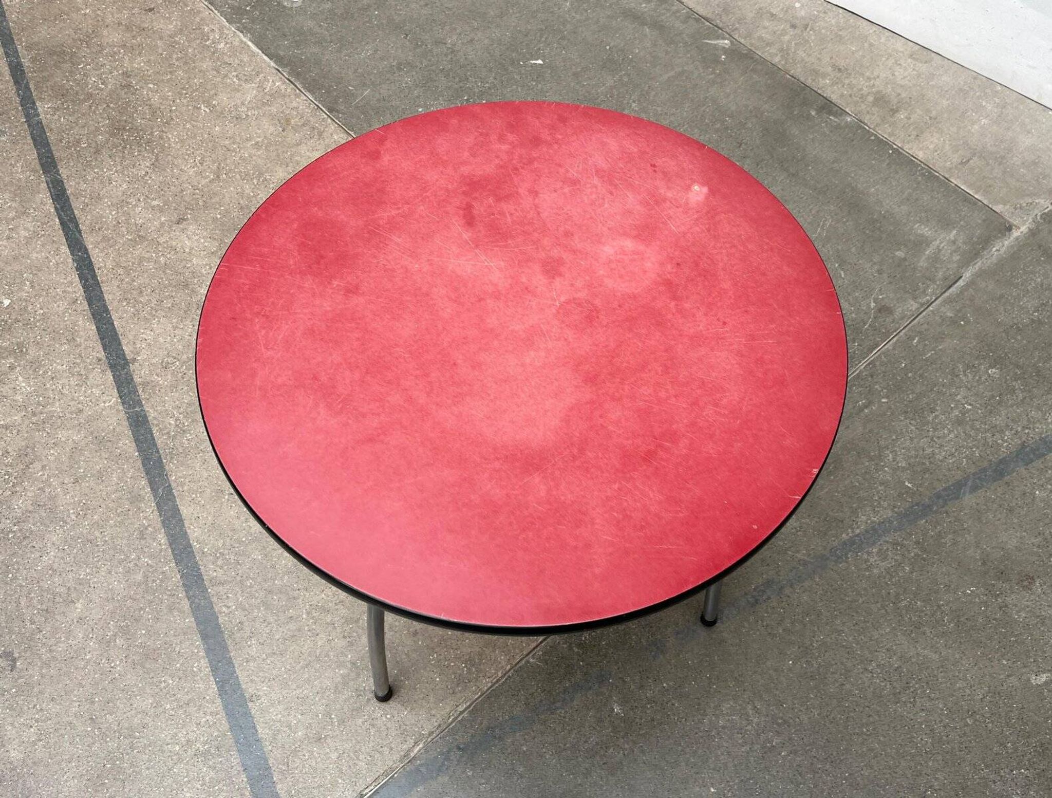 Mid-century German tubular steel table by Mauser Werke Waldeck.
