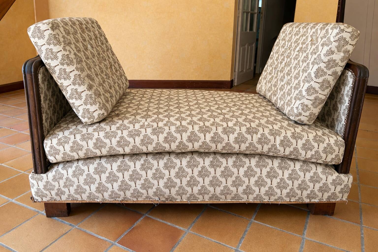 Hirondelle type bench