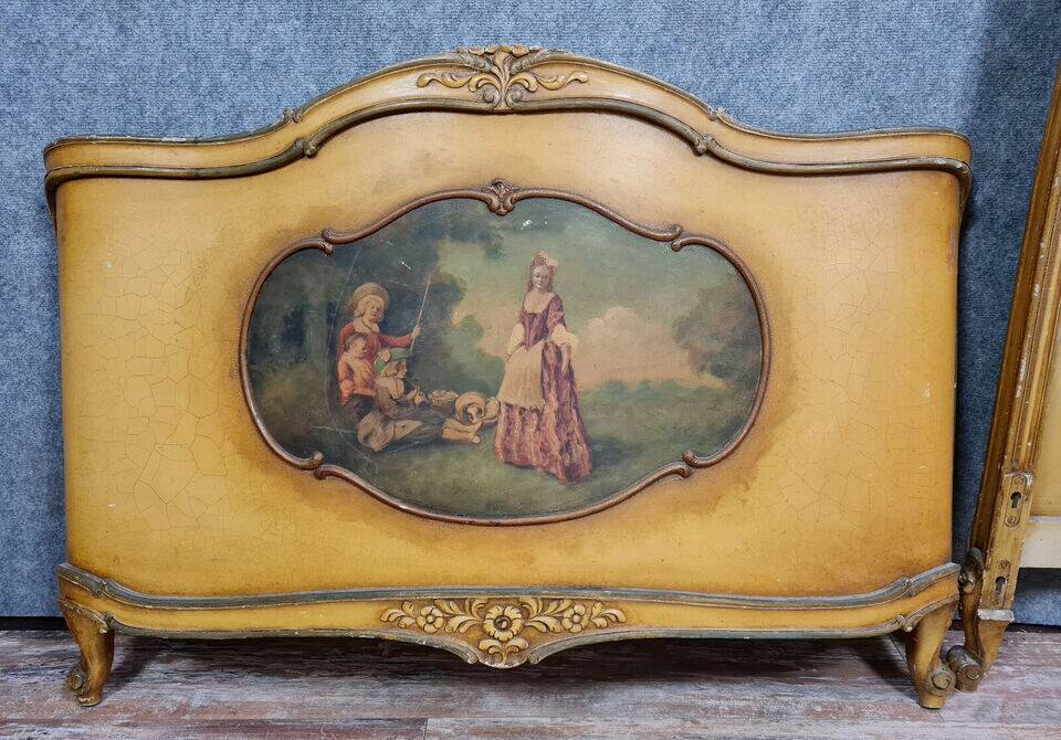 Louis XV basket-shaped bed in lacquered and painted wood circa 1900