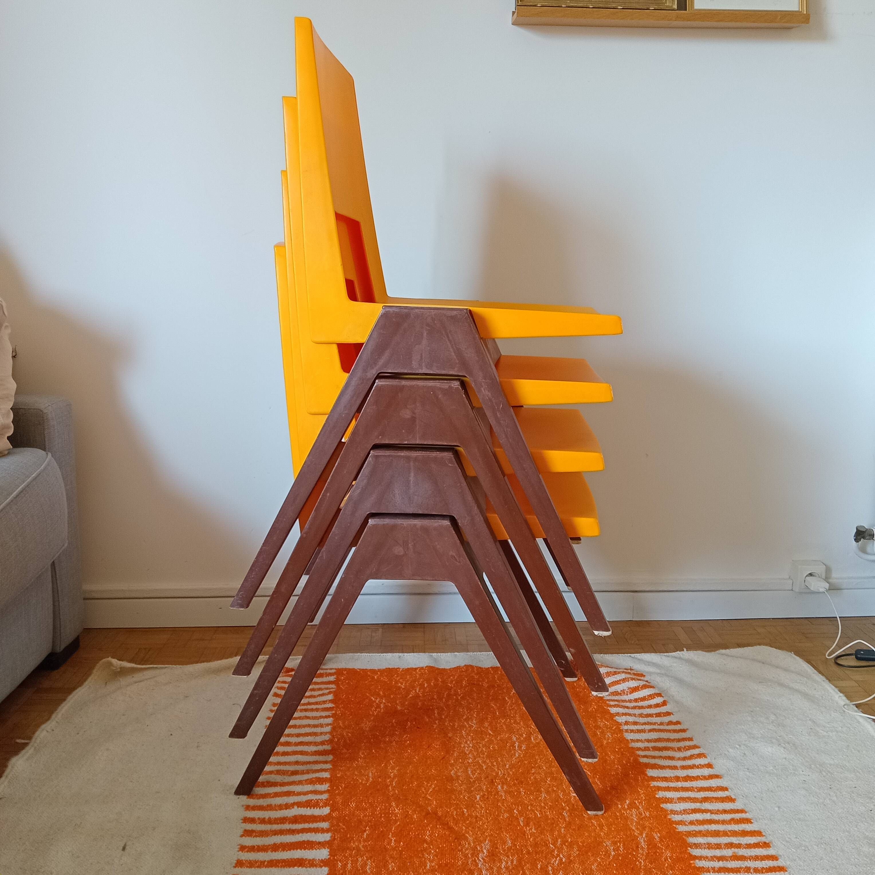 Set of 4 vintage chairs from the 70s – Stamp brand, model 01 Nurieux