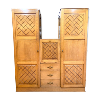 Asymmetrical cabinet