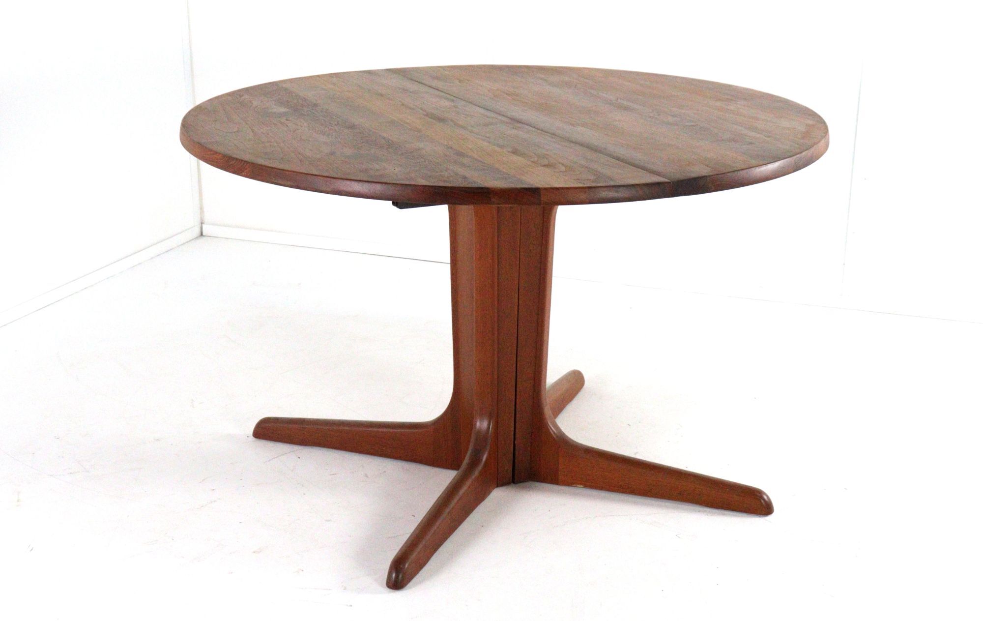 Round extendable teak dining table vintage - danish design