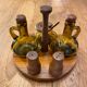 Serviteur huile vinaigre, moutarde, poivre et sel