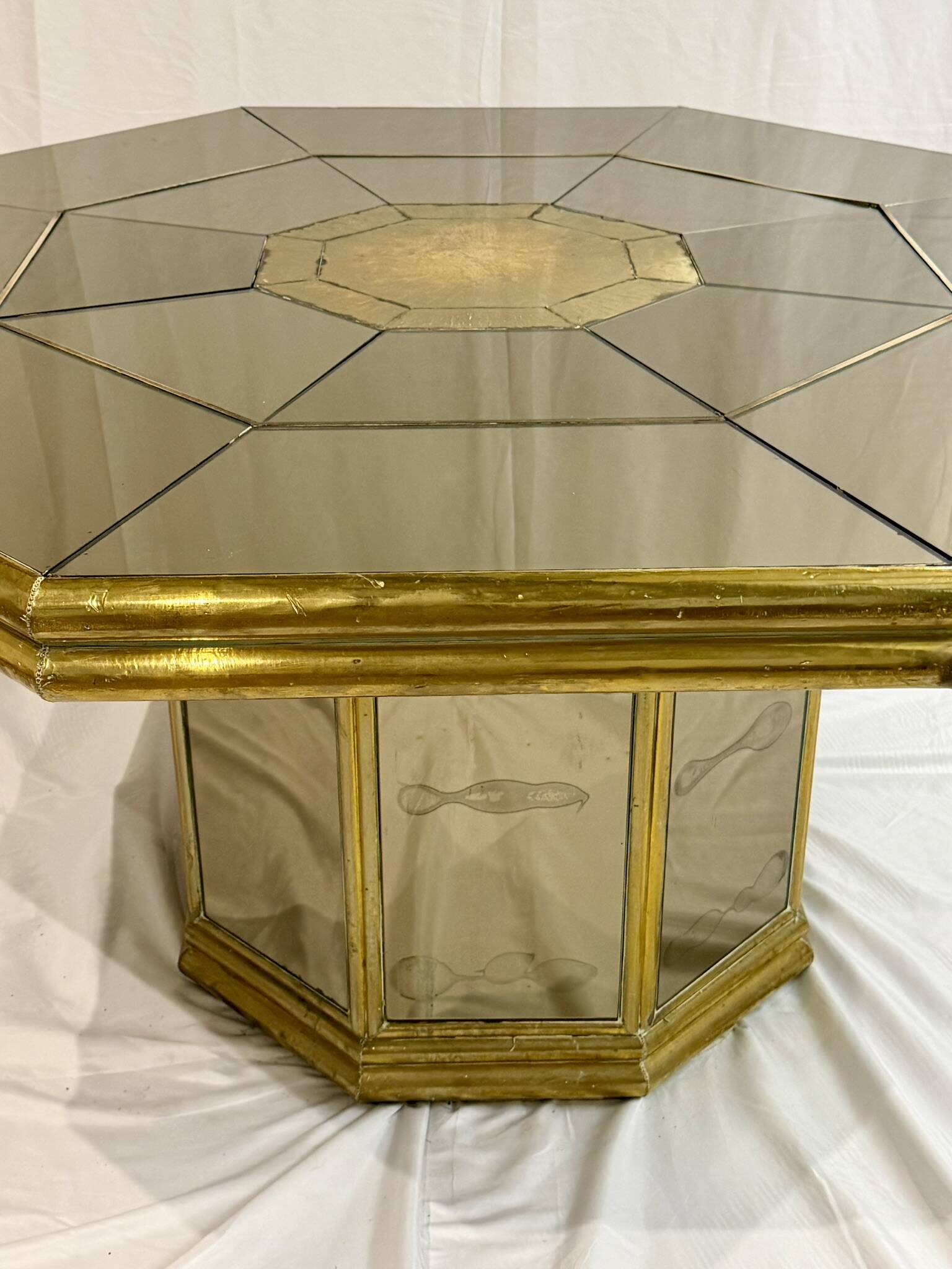 OCTAGONAL TABLE 1970