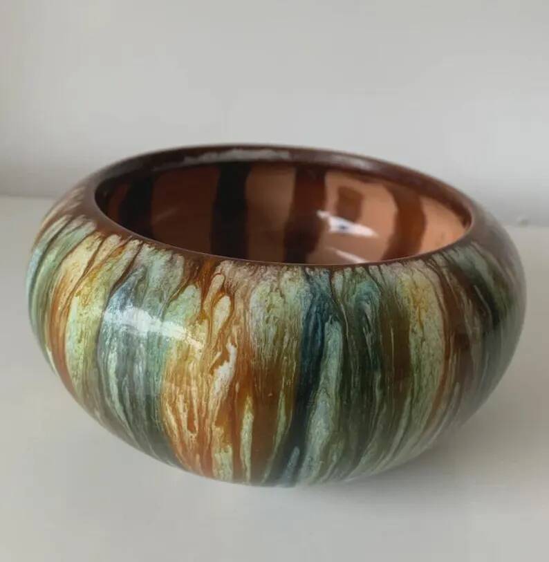 Bretby Art Pottery cup in English glazed ceramic, 20th century