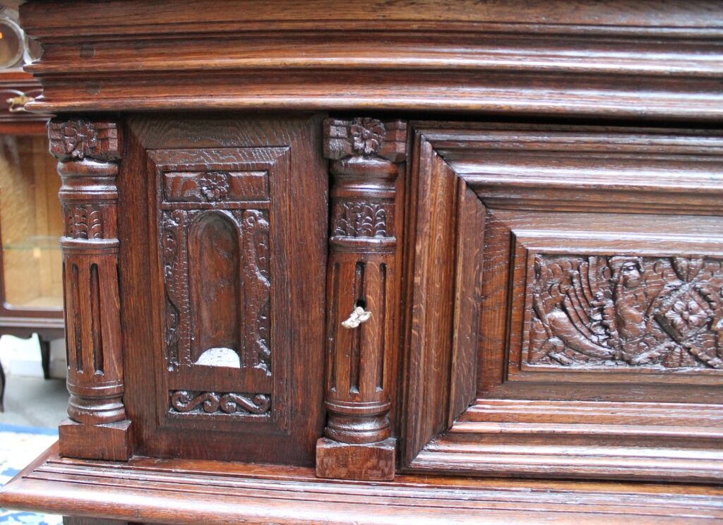 Chest of drawers eighteenth century