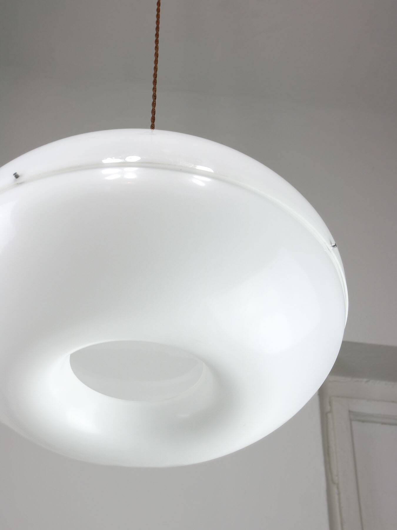 Italian Space Age Big White Doughnut Lamp, 70s