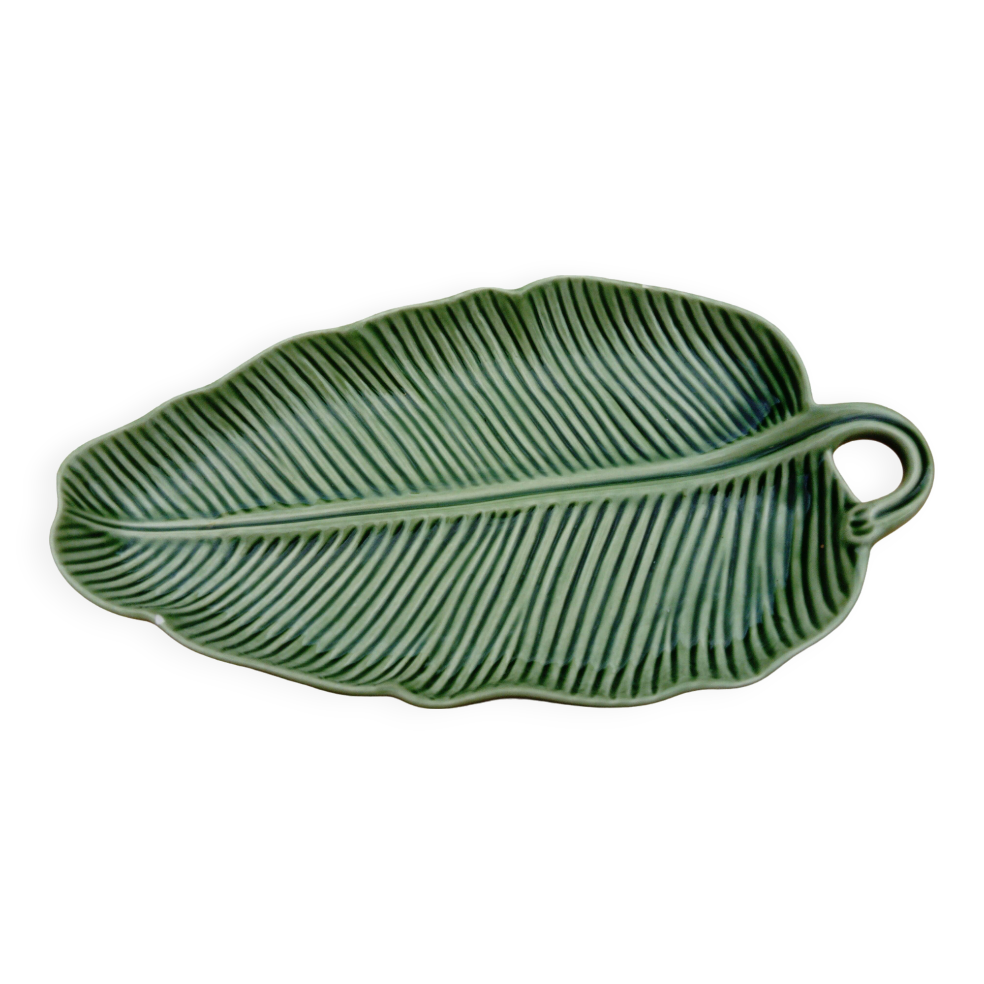 Slip dish in the shape of a palm leaf
