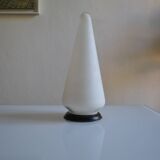 Lampe de table vers 1950 60 en verre opalin blanc