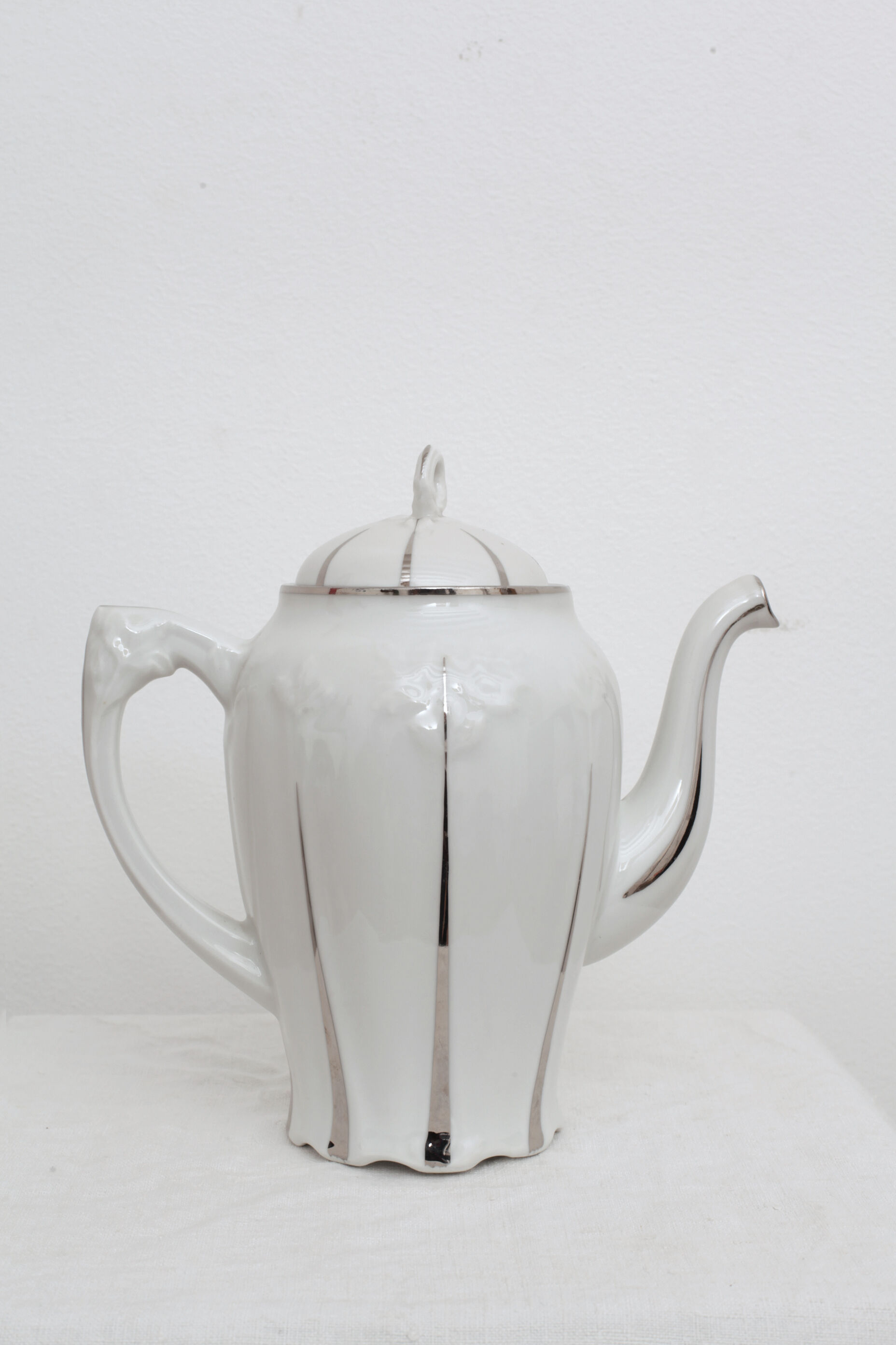 Alice coffee tea - white and silver