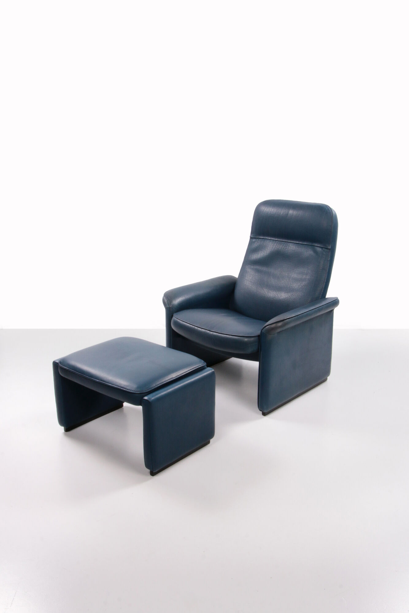 De Sede DS 50 Relax armchair with Hocker leather Petrol colour, 1980 Switzerland