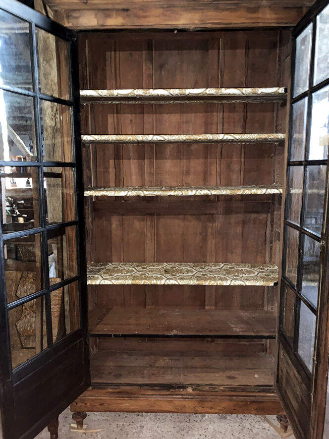Ancienne - vitrine en bois massif