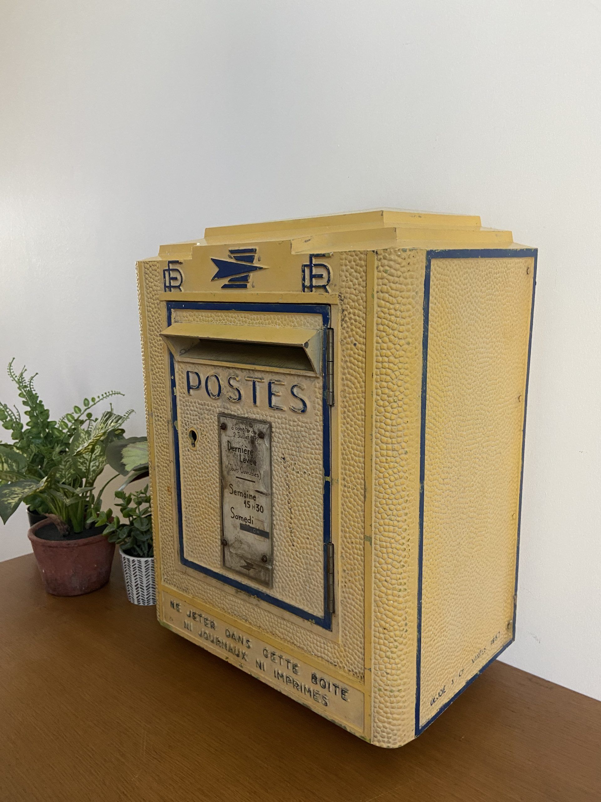 MAILBOX LA POSTE JAUNE 1967
