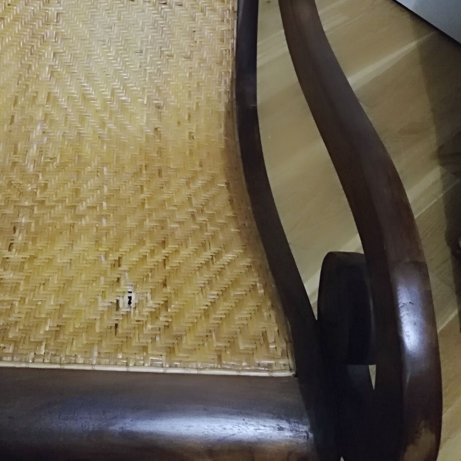 Deux fauteuils coloniaux planteurs