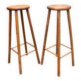Paire d’anciens tabourets de bar en bois massif – esprit rustique / bistrot