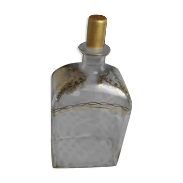 Carafe en verre rectangulaire décorée